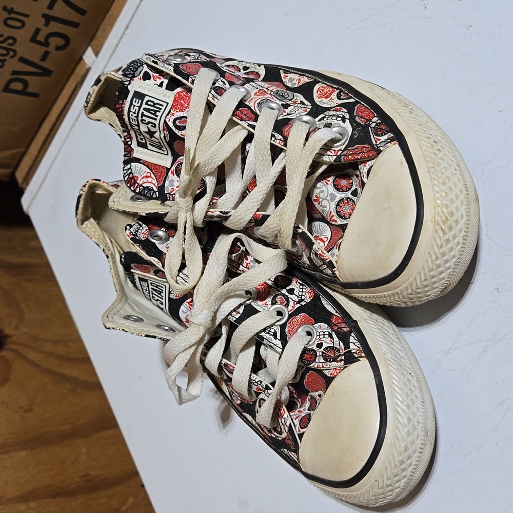 Converse Sugar Skull low top